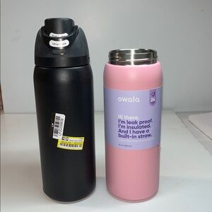 New! 2 Owala 32 oz FreeSip Spout Insulated Water Bottle 2 Bases ONE Lid SET